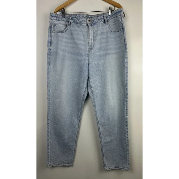 American Eagle AE Strigid Mom Jean Light Wash Blue Denim Women's Plus Size 18 - Picture 11 of 11